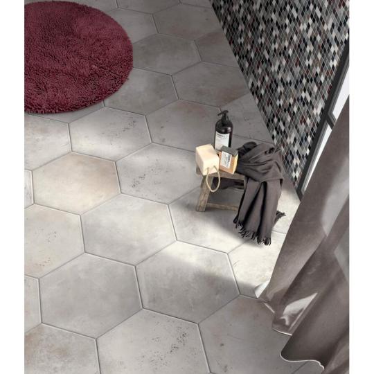 cir cementlap szurke kopott csempe fagyallo greslap esagona enterior jarolap padlolap padloburkolat vintage country lakberendezes mediterran nappali konyha furdo kopottas terasz.jpg